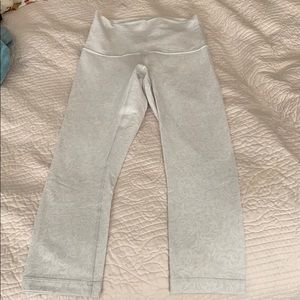 Lululemon wonder under limited edition size6